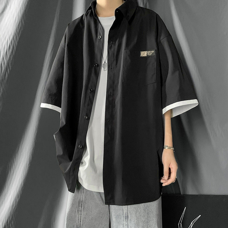 For the summer vacation, two short-sleeved shirts for men, a loose half-sleeved Korean-style shirt, a cool and stylish coat, couple outfits, and sun-protective outerwear