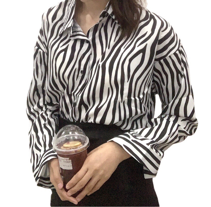 2022 Korean new Spring leopard print loose Harajuku style retro simple shirt for women Item Picture