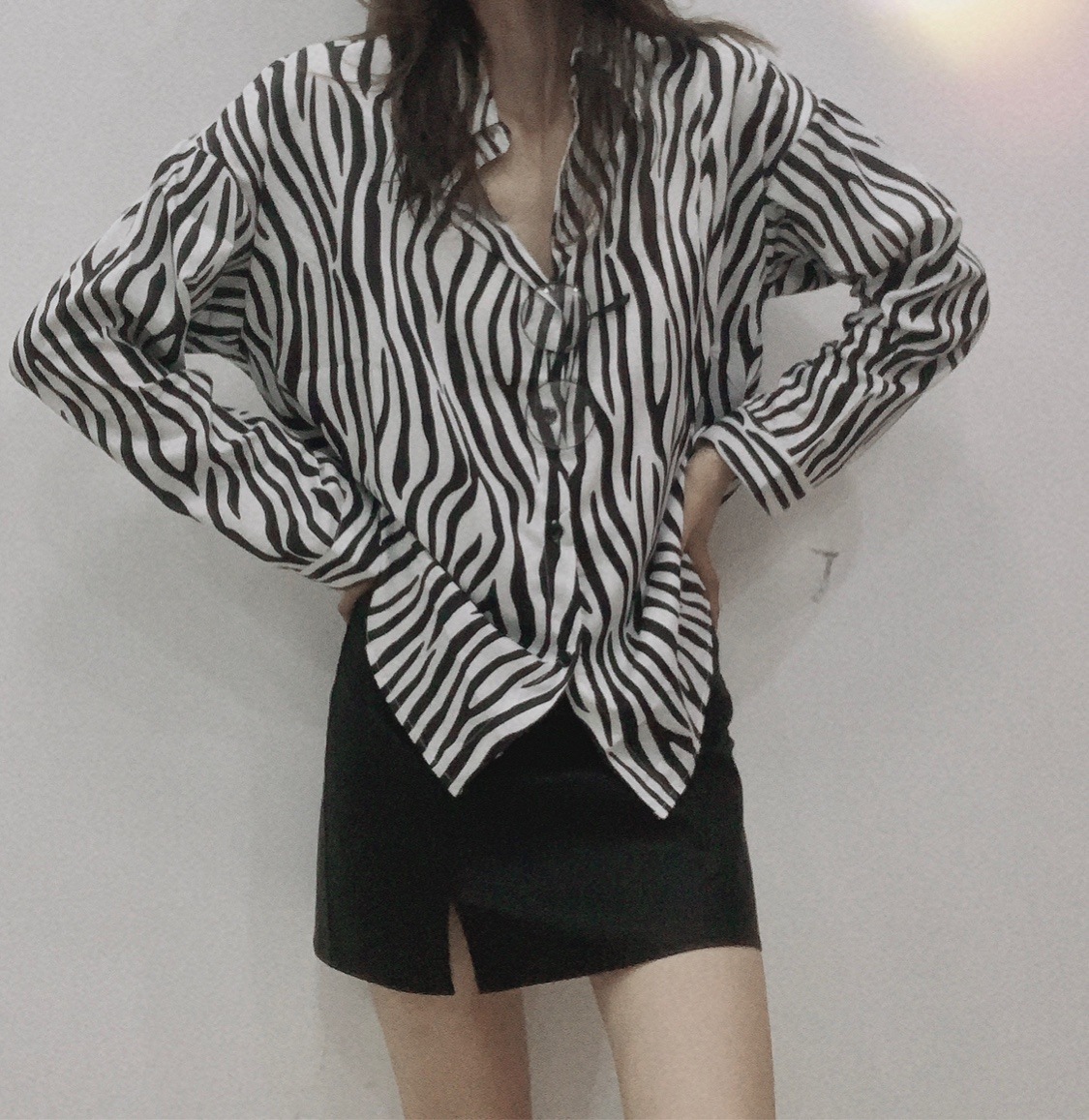 2022 Korean new Spring leopard print loose Harajuku style retro simple shirt for women details Picture