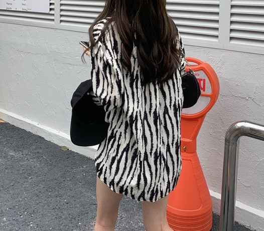 2022 Korean new Spring leopard print loose Harajuku style retro simple shirt for women Application Scenario