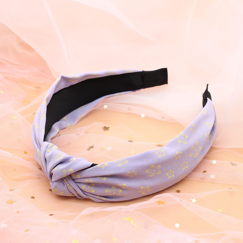 The new fabric hairband is a summer hit for women, featuring a high-end headband and headwear for going out Application Scenario