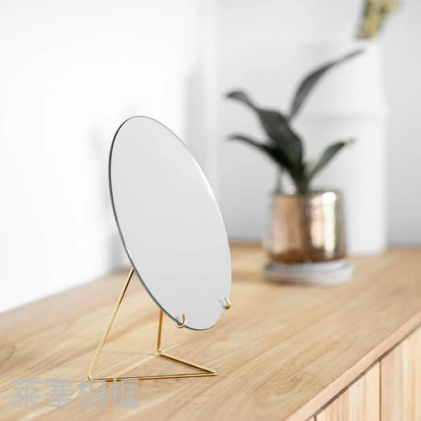 Iron art mirrors are high-end, elegant and sophisticated decorative items with creative design styles. They are modern and simple handicrafts for living rooms and bedrooms