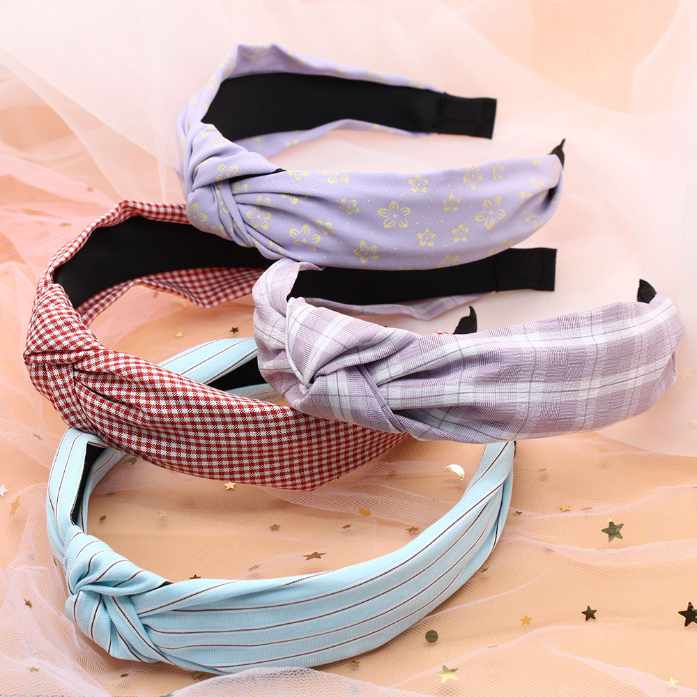 The new fabric hairband is a summer hit for women, featuring a high-end headband and headwear for going out details Picture
