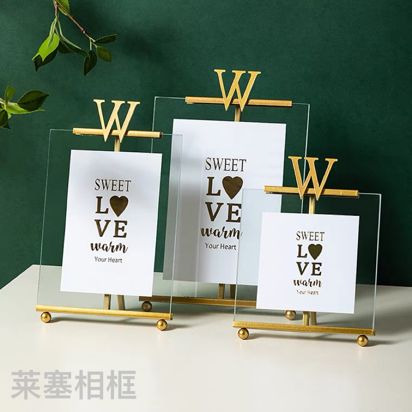 W high-end, elegant and sophisticated ironwork decorative items with creative design style, modern and simple metal photo frame for living room and bedroom