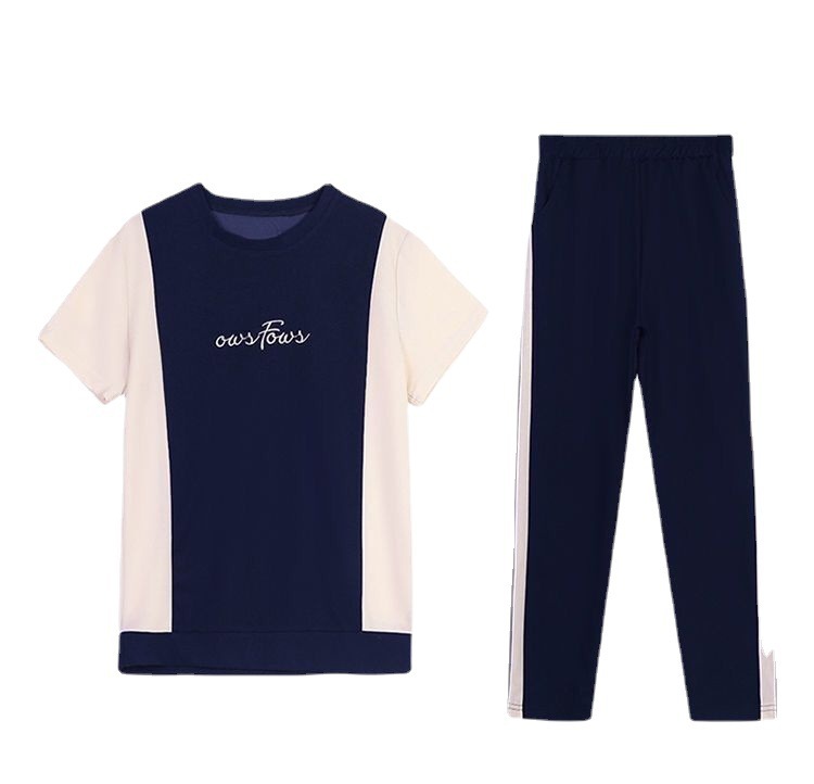 Embroidered sportswear for women, a stylish summer casual wear, a new large-sized short-sleeved shirt and long pants, a fashionable two-piece set Item Picture