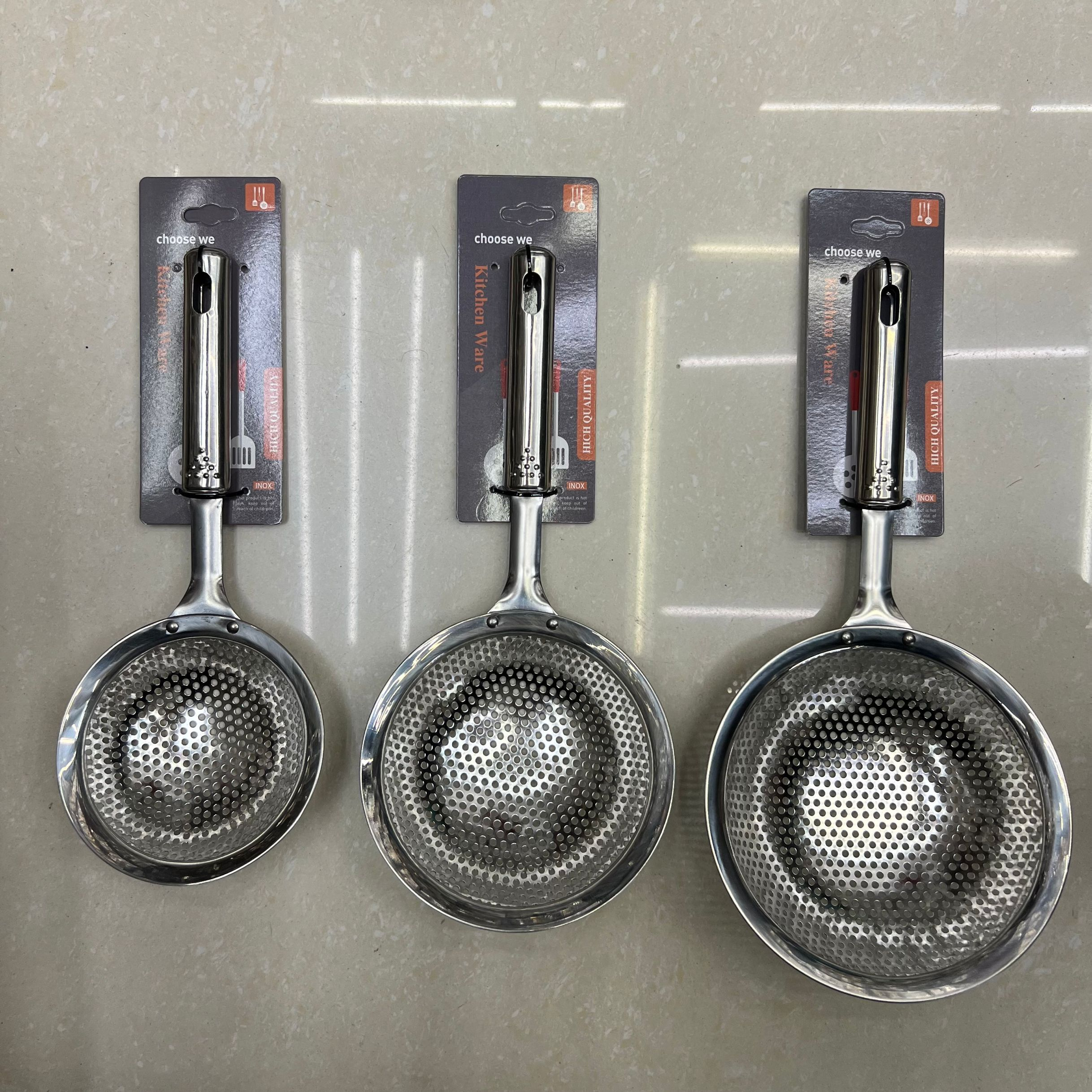 Stainless steel hotel kitchen products 2.5cm short handle 9 bead steel handle punch colander