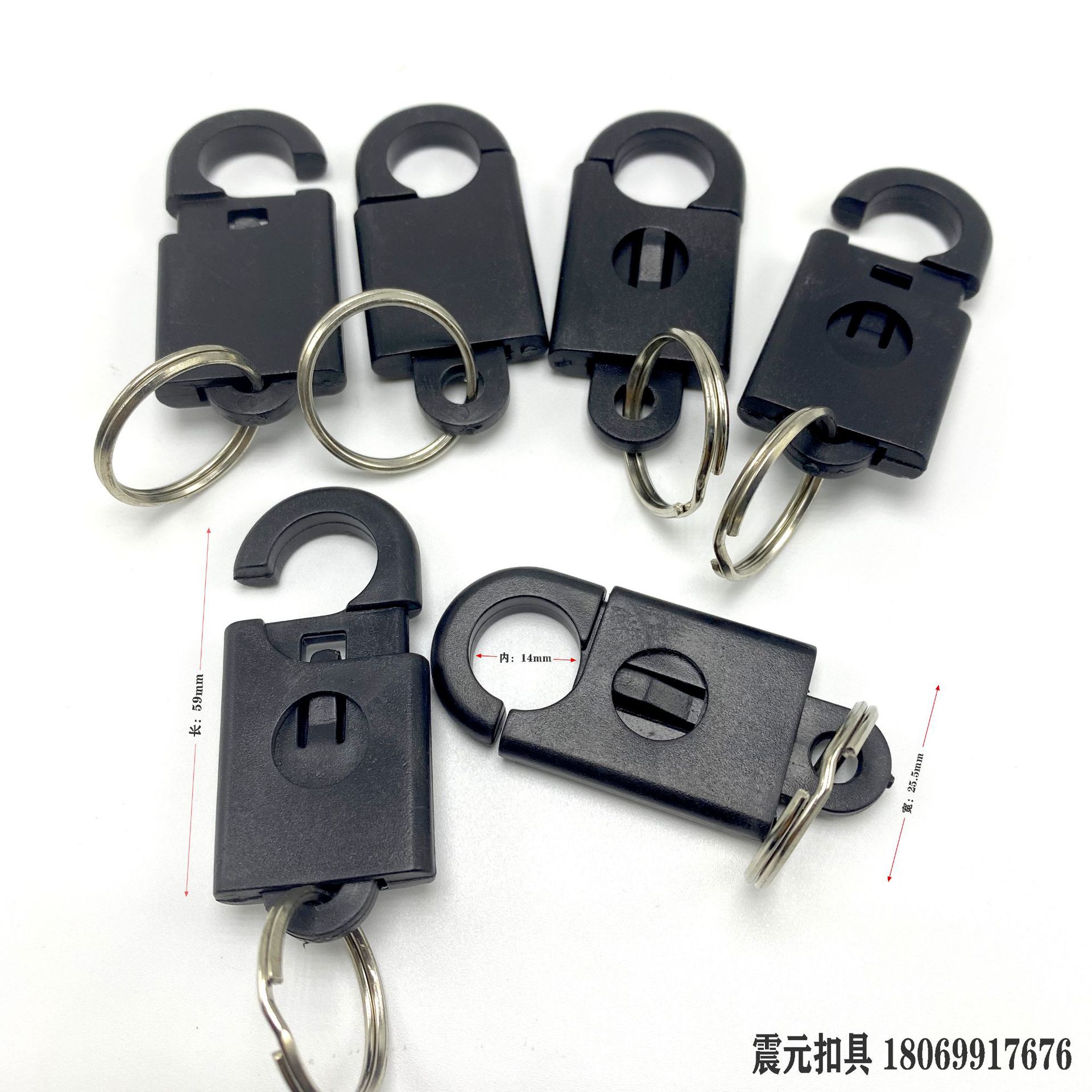 We have a wide range of plastic padlocks for bags, rope ends, hooks, movable hooks, handbag hooks, key chain hooks and other accessories in stock