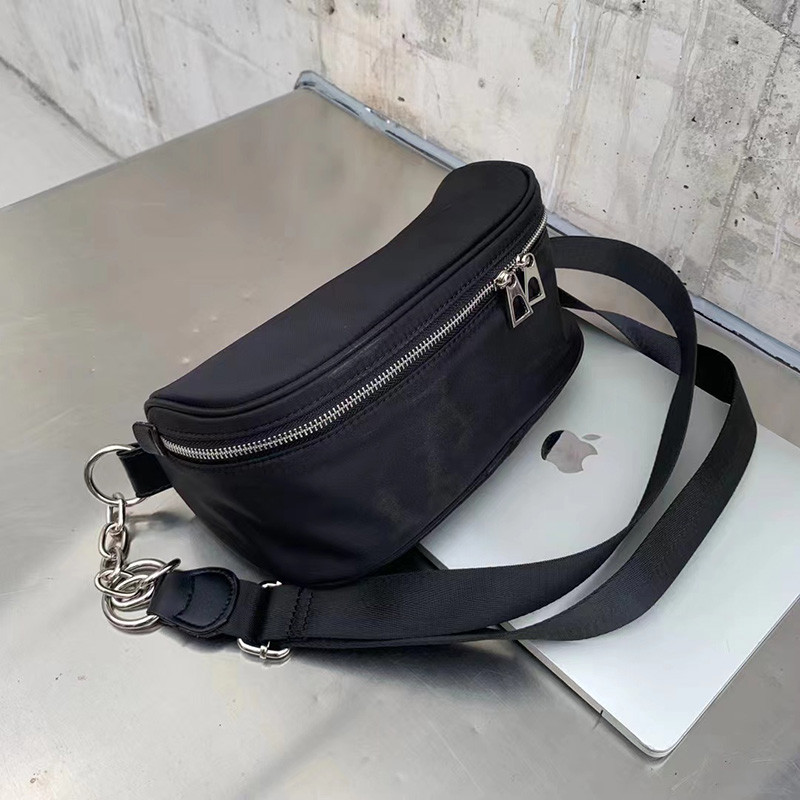 Yiding Bags: Women's bags, men's bags, wallets, handbags, travel bags, school bags, backpacks, computer bags, business briefcases Application Scenario