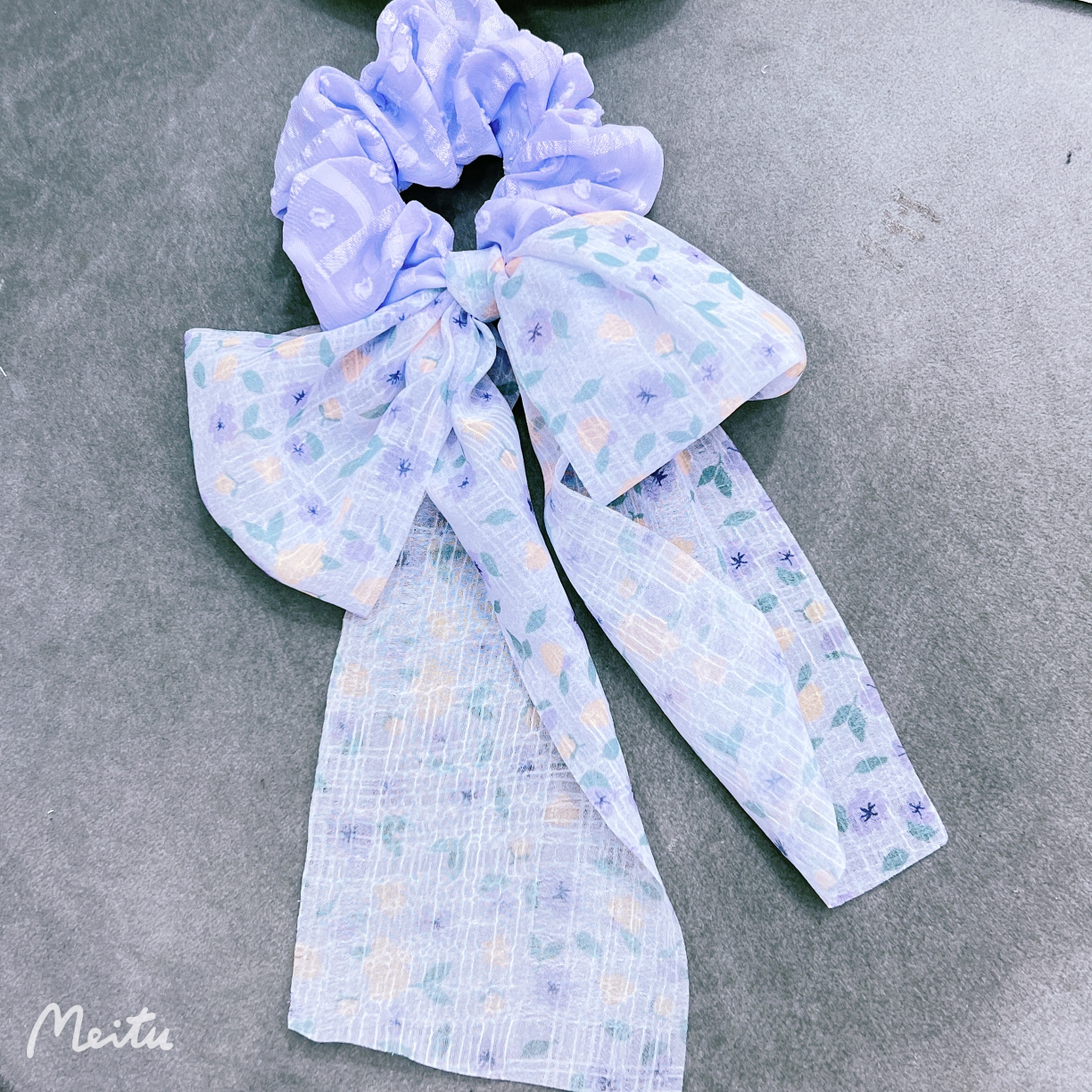 YAJA's super fairy floral bow ribbon style large intestine hair band, elegant and stylish ponytail hair tie new headwear Application Scenario