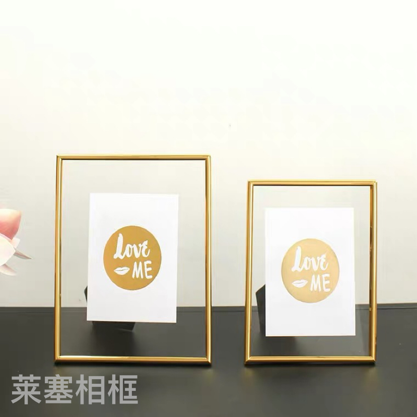 Creative decorative items for home decoration, living room and bedroom, handicrafts, photos, metal photo frames details Picture