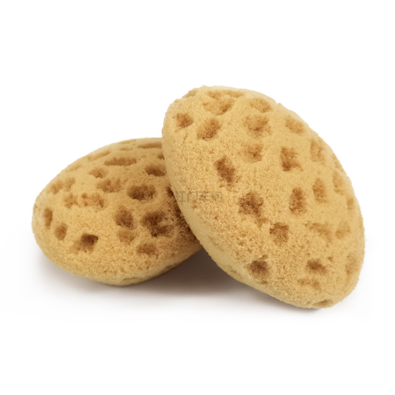 Heart-shaped porous honeycomb-like natural bath sponge is soft, clean, and can be hung. Customized by the manufacturer for bathing and scrubbing the back details Picture