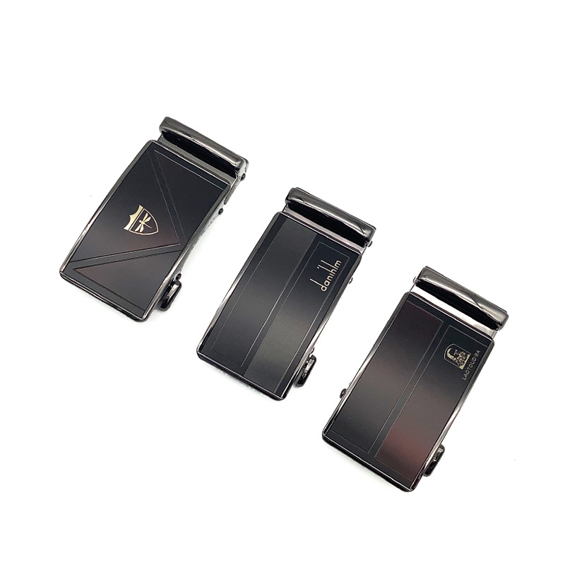 The men's 40 alloy automatic belt buckle with a leather head can be used as a LOGO business casual color-changing men's belt buckle details Picture