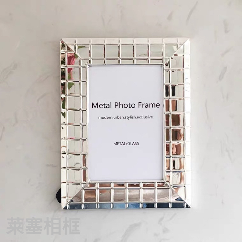 Large grid metal creative decorative items for home decoration, living room and bedroom handicrafts, photos, metal photo frames