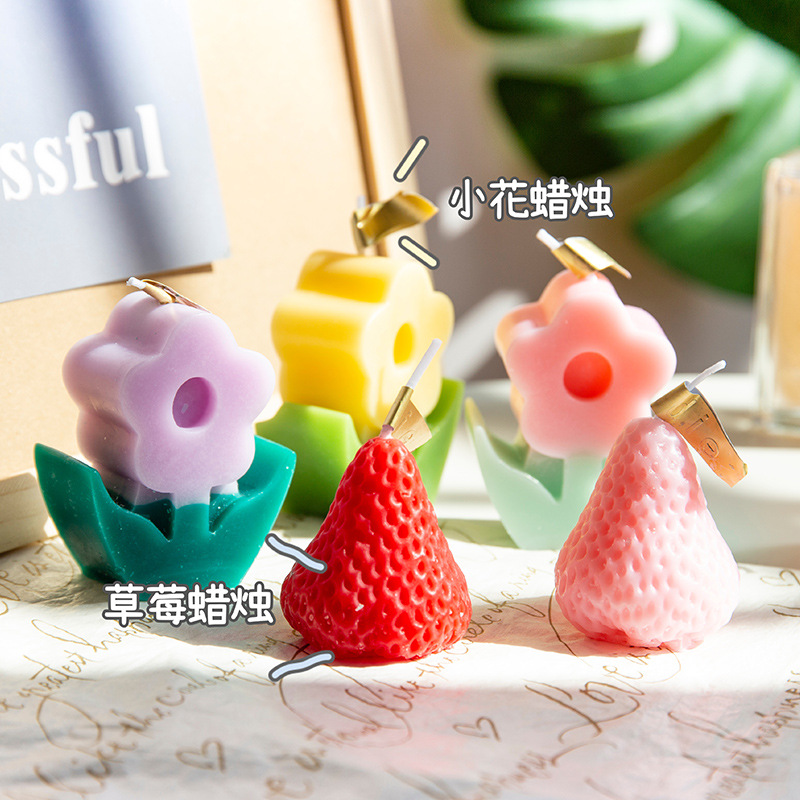 Lovely strawberry scented candle ins wind girl heart indoor desktop home decor photo props gift