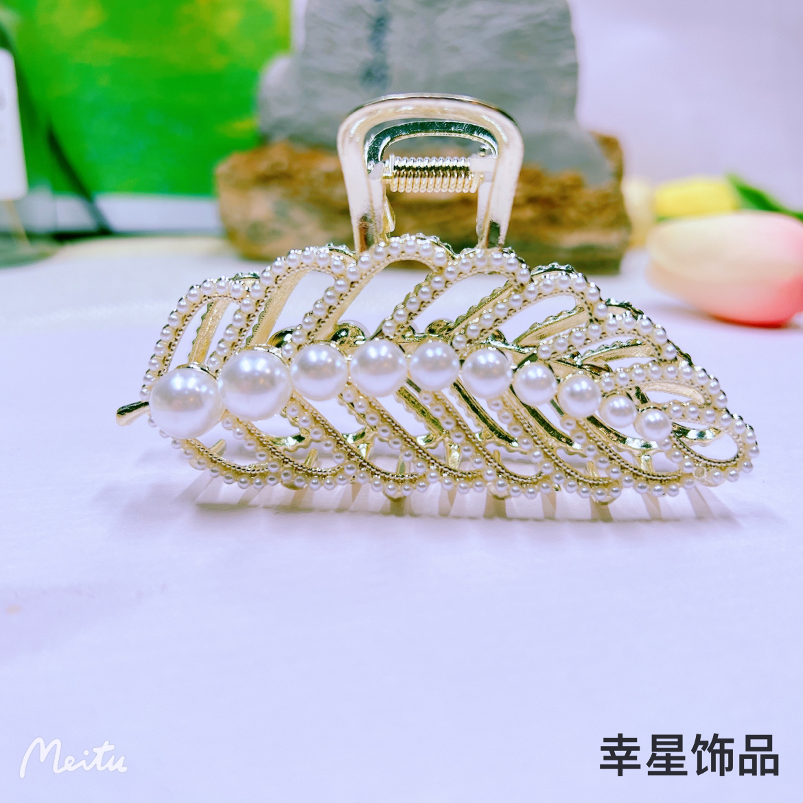 Yongaijiu Ai's new Spring/Summer versatile and popular large shark clip and pearl diamond headwear for the back of the head details Picture