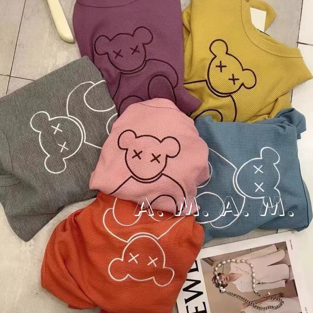 Waffle Bear Set 2022 New Fashion Embroidered outerwear, home wear, short-sleeved, trendy shorts, two-piece set for women Application Scenario
