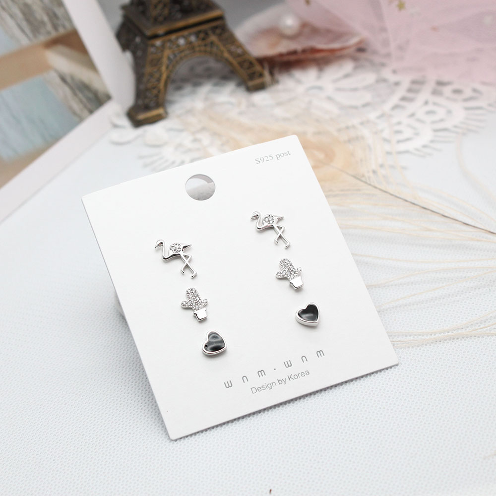 【 3-pair Set 】 Korean-style simple and elegant earrings, Week Stud earrings, a best-selling earring set for female students with three pairs of earrings Application Scenario