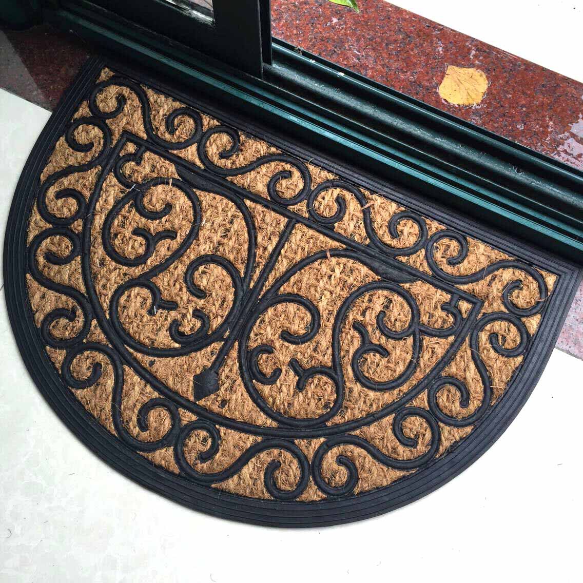Rubber embossed coir coconut thread, coconut palm coco, coconut shell fiber, coconut tree anti-slip mat, carpet, door mat, floor mat Application Scenario