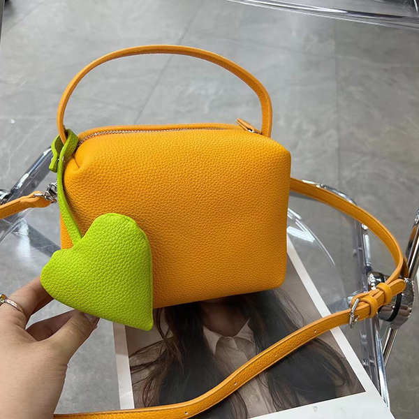 箱包白底实物图