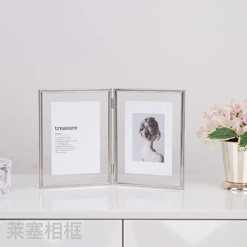 Double-leaf metal electroplated creative decorative items, home decoration handicrafts, photos, living room and bedroom metal photo frames Application Scenario