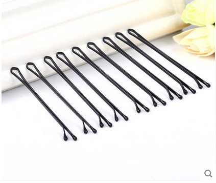 Hot-selling Korean-style black steel wire one-line hair clips, bangs fixed plate hair clips wholesale, blue card Application Scenario