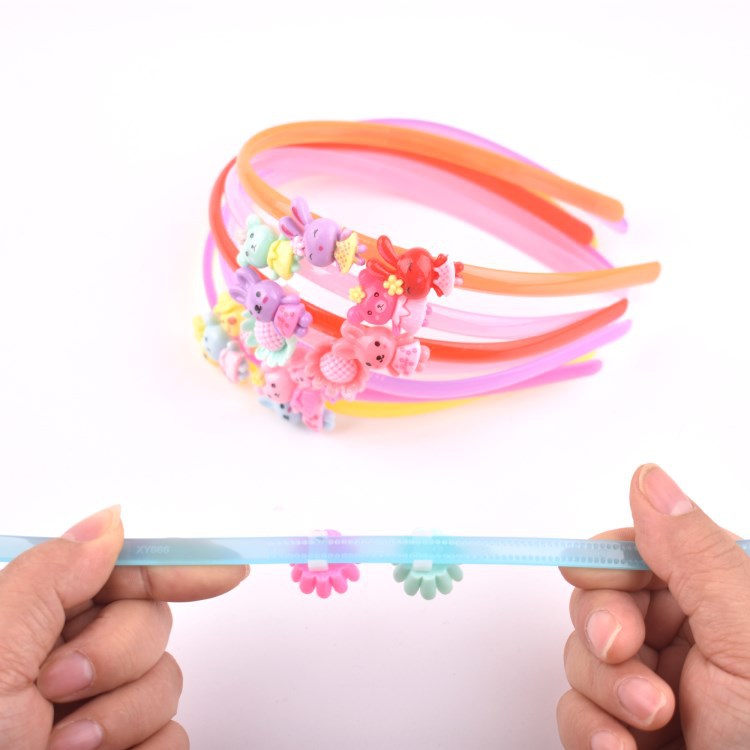 New folding and pressing children's hair band, Korean-style hair accessory headband, simple cartoon headband headwear, 2-yuan store supply Application Scenario