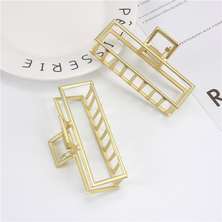 Metal hair clips for women, large Korean-style hair clips, shark clips, Korean back head hair clips, elegant and stylish hair clips Specification image