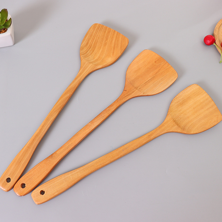 High-quality and environmentally friendly household extended handle wooden cooking spatula, kitchen extended handle wooden pot spatula