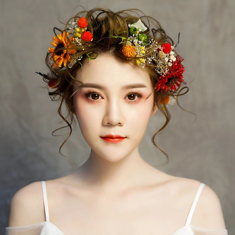 Bride's retro hairstyle wedding accessories, Xiuhe red fruit love grass bouquet headwear, female wedding simulation antler accessories