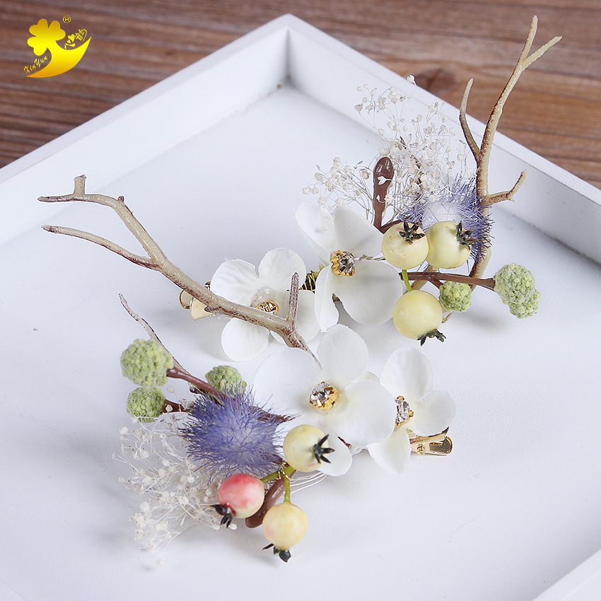 Japanese and Korean bride headwear: Starry sky, antler hairpins, branch and berry hairpins, spring photo photography, and realistic flower headwear Application Scenario
