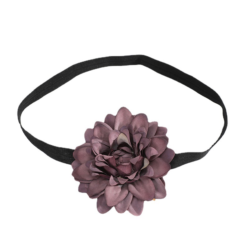Korean-style fashionable fabric handcrafted flower headband wedding and festival headwear decoration, paired with retro girl hair bands and hair accessories Item Picture