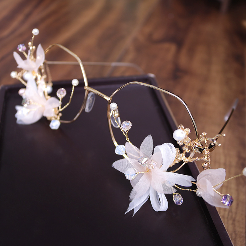 New fashionable and trendy glasses, simple bridal wedding pink tassel accessories, and golden forest-themed elegant hair accessories Specification image