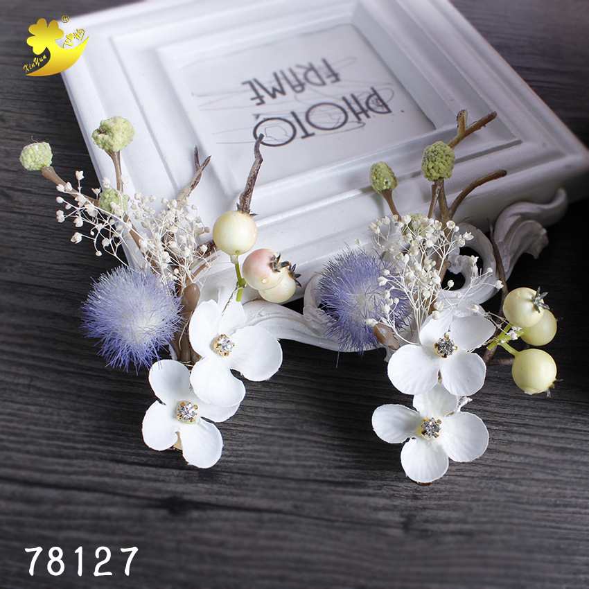 Japanese and Korean bride headwear: Starry sky, antler hairpins, branch and berry hairpins, spring photo photography, and realistic flower headwear details Picture