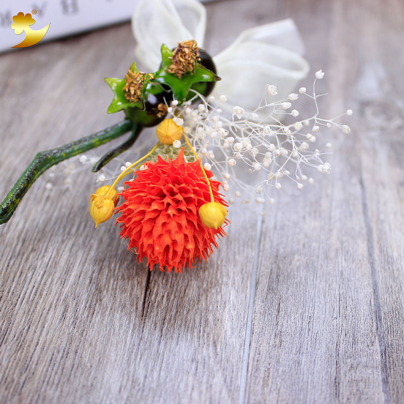 Bride's retro hairstyle wedding accessories, Xiuhe red fruit love grass bouquet headwear, female wedding simulation antler accessories Application Scenario