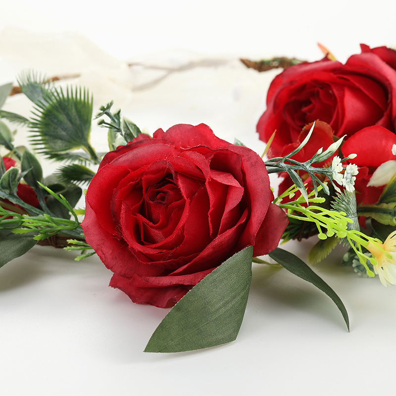 Wholesale of cross-border European and American AliExpress fashion flower wreath headwear, rose bride seaside vacation hair bands, and simulated flower hair accessories Application Scenario