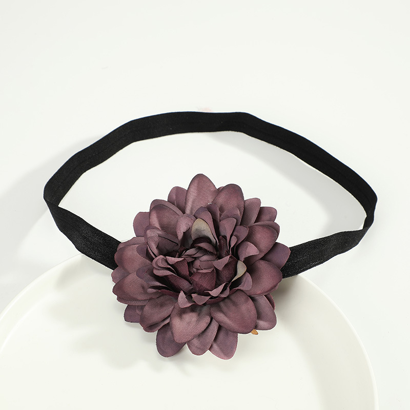 Korean-style fashionable fabric handcrafted flower headband wedding and festival headwear decoration, paired with retro girl hair bands and hair accessories Specification image