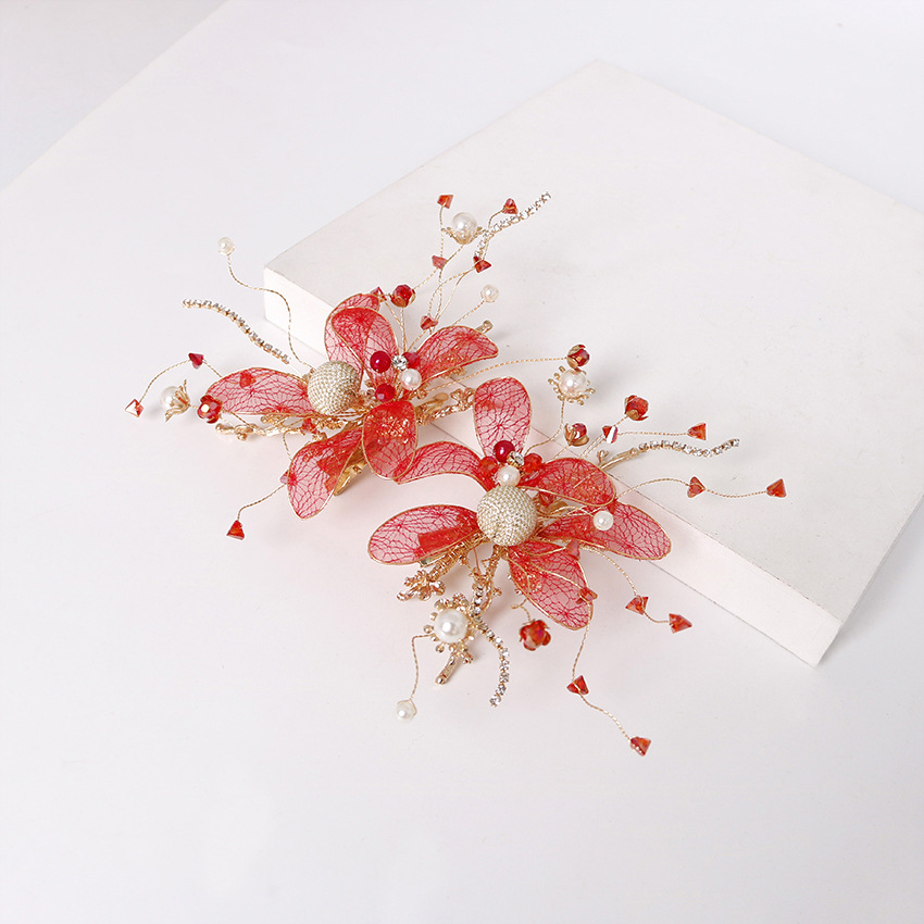Xiuhe's new headwear features a large red mesh, copper wire lace, twisted wire, diamond chain hair clip, and golden branch plum blossom edge clip for brides details Picture