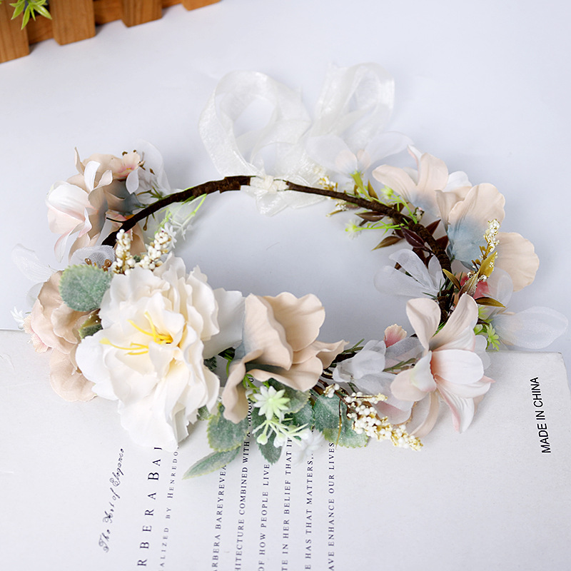 Korean-style wedding bride's headwear, realistic flower wreath, forest-themed camellia flower wreath, fresh and sweet, princess hair accessory, beautiful hair band
