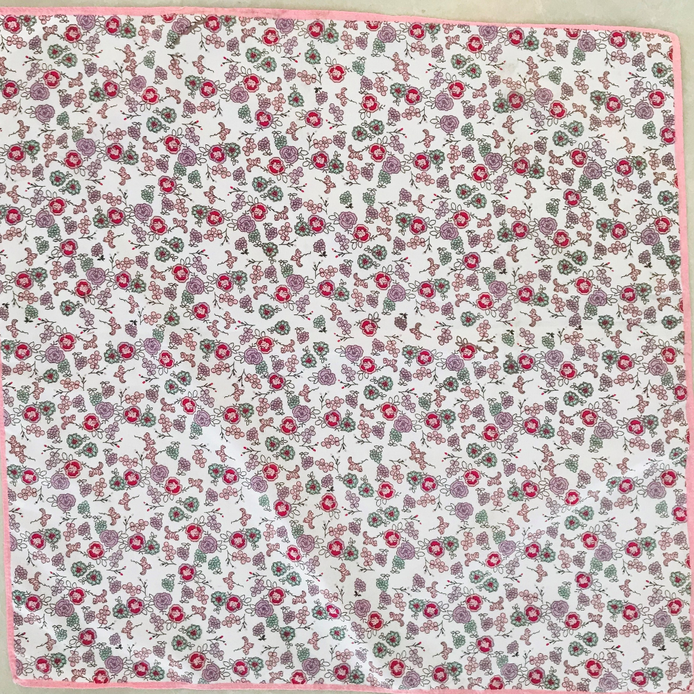 Cotton square scarves, pink floral print headscarves, hip-hop headscarves, outdoor large handkerchiefs, handkerchiefs, sports sweat-absorbing wrapping scarves, foreign trade items details Picture