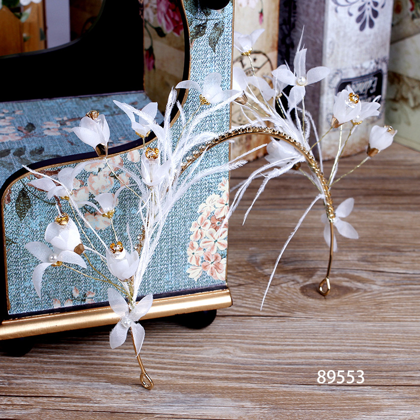 New super sweet and fairy-like wedding headwear from South Korea, including a festival performance beige feather water diamond headband and a versatile headband