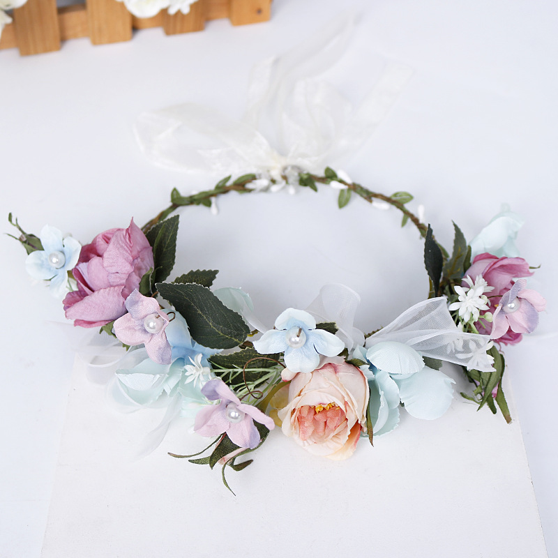 New garlands, headbands, ribbons, pearl headbands, bride's hair accessories, wedding gowns, bridesmaid accessories, festival travel accessories details Picture
