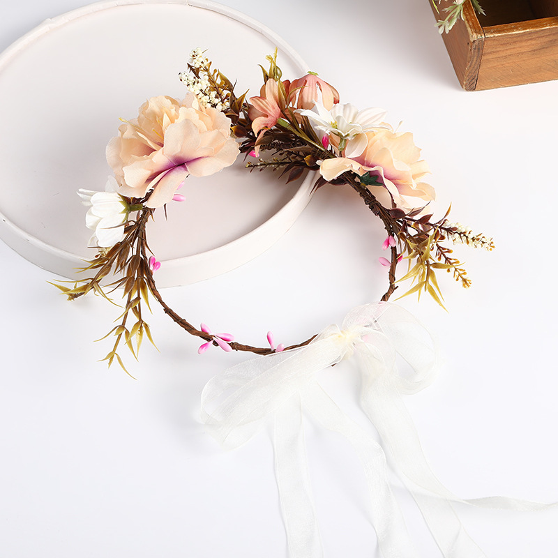 European and American forest-themed festival garlands, bride headwear, realistic garlands, outdoor wedding, retro country-style photo accessories Application Scenario