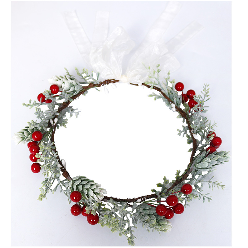 New best-selling Christmas wreath, red berry simulation wreath headband, wedding, travel, commemorative holiday headwear Item Picture