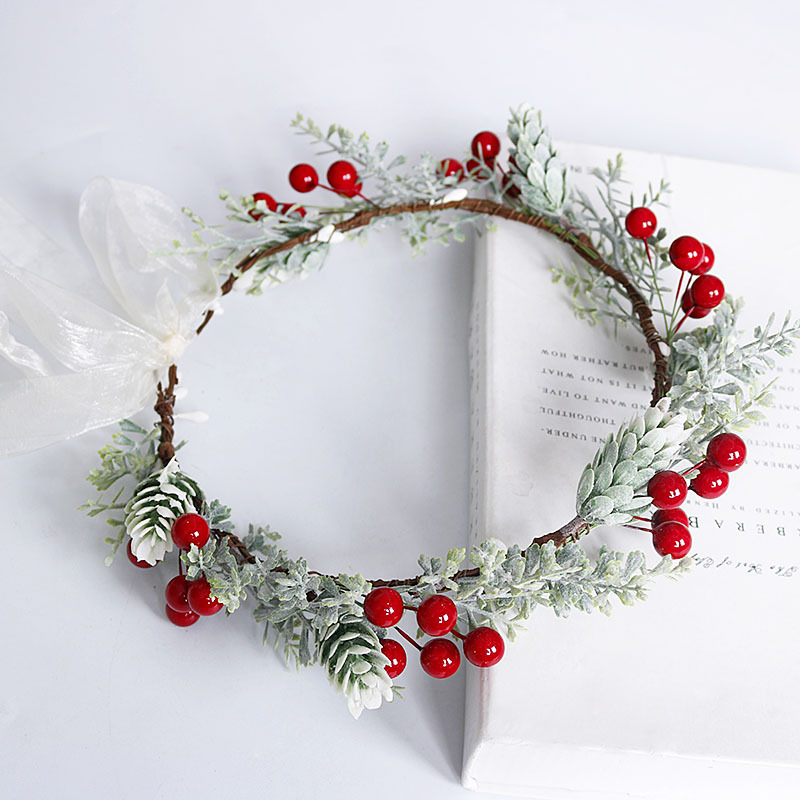 New best-selling Christmas wreath, red berry simulation wreath headband, wedding, travel, commemorative holiday headwear details Picture