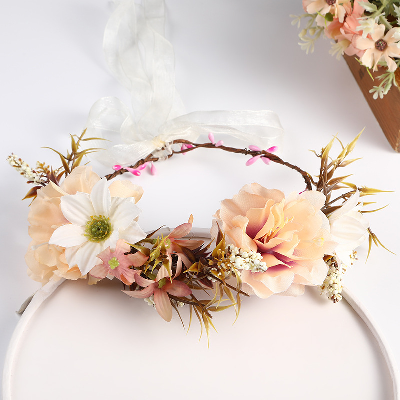 European and American forest-themed festival garlands, bride headwear, realistic garlands, outdoor wedding, retro country-style photo accessories details Picture