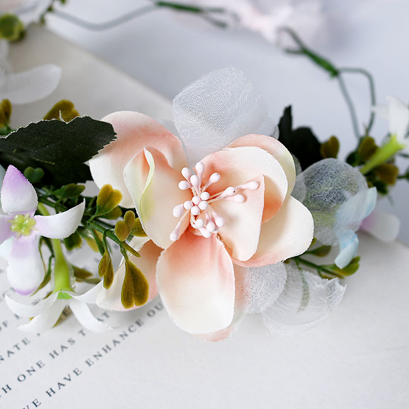 Korean-style garland headwear, pink simple wedding dress accessories, bride's hair accessories, handcrafted fabric flower travel headband Application Scenario