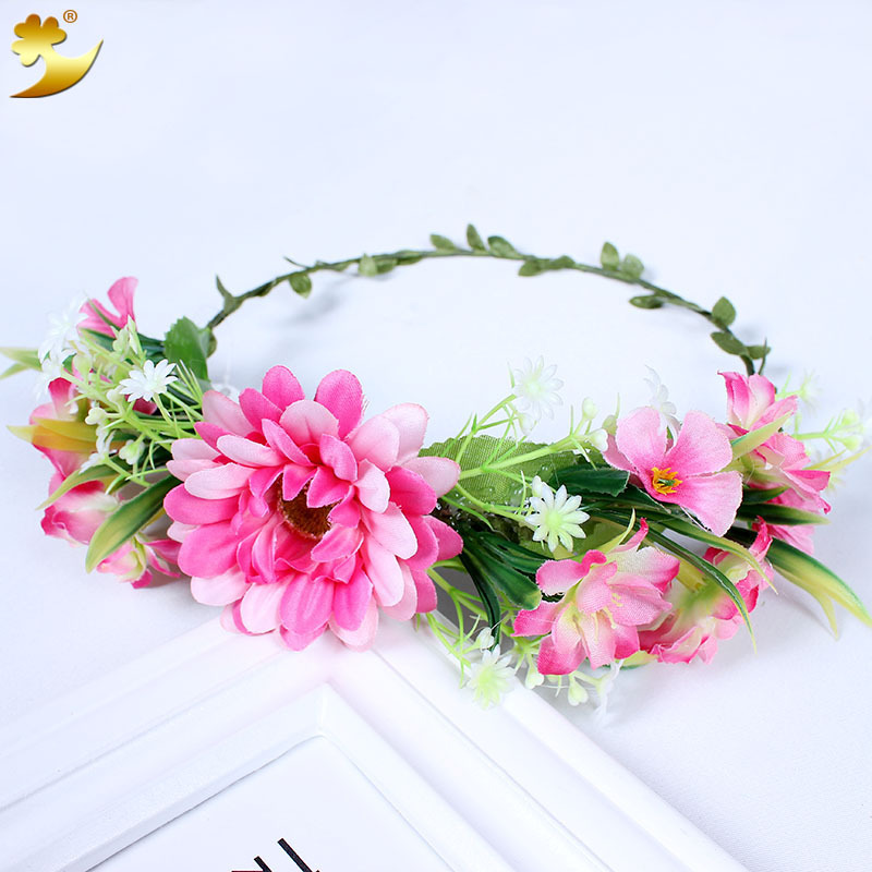 Wholesale of realistic flower, flower globe travel, scenic area, bride headband, photo shoot, green leaf fabric headband accessories details Picture