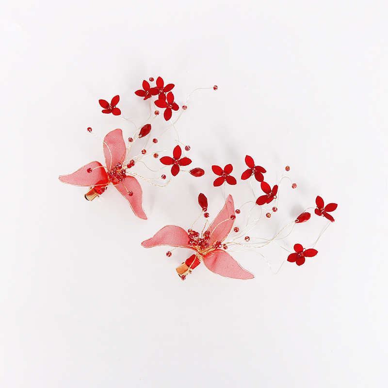 Super fairy-like ancient-style twisted silk crystal red and bright three-leaf lace clip Application Scenario