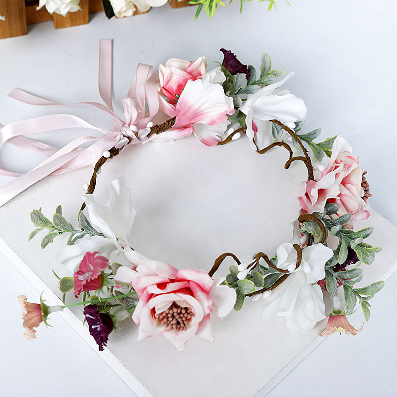 The bride's headband, flower wreath, 8-shaped rattan forest-themed hair flower, flower ribbon, artificial green leaf headband, wedding flower girl accessories Application Scenario