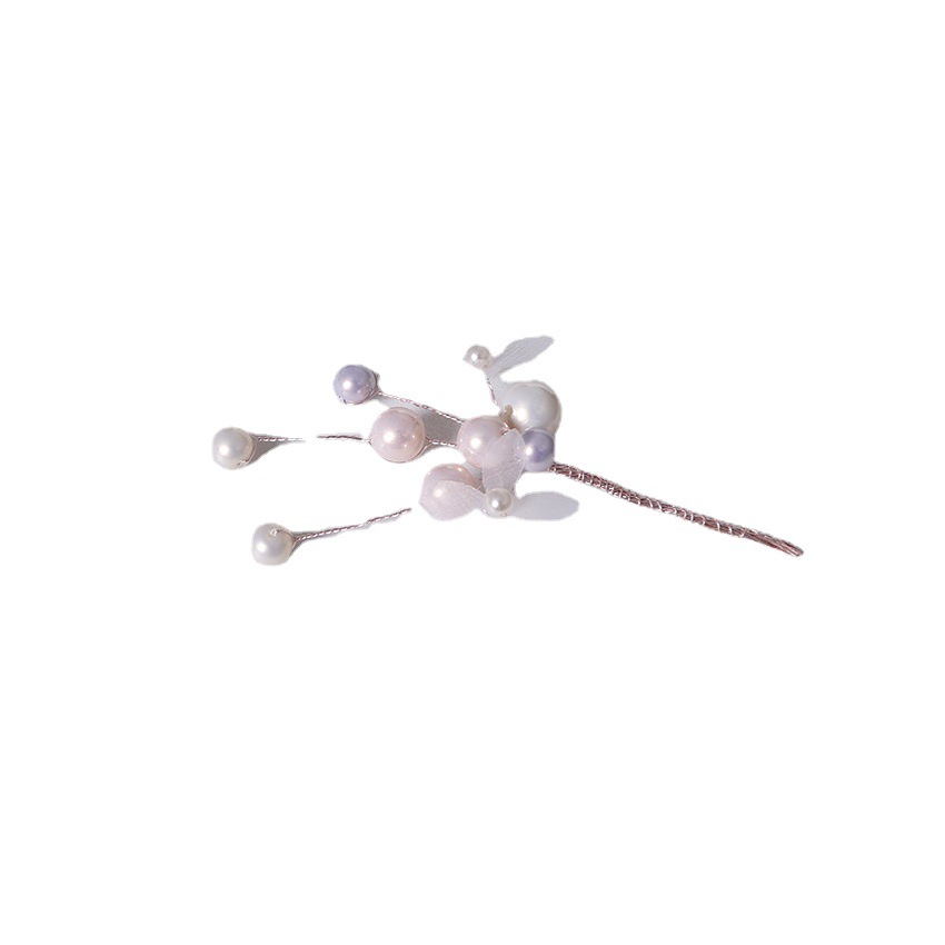 A pair of hair accessories featuring ethereal sequins, twisted silk, pink pearl hair clips, ear clips, fishing nets, and small white flower branches Item Picture
